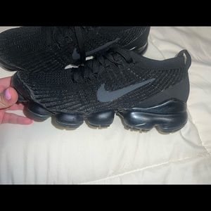 Nike black vapormax flyknit